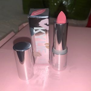 Kylie Cosmetics Infatuation lipstick